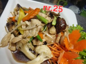 [ 25 ] Gai Pad Pak Ruam Mit ไก่ผัดผักรวมมิตร