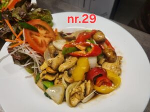 [ 29 ] Gai Pad Med Mamuang ไก่ผัดเม็ดมะม่วง