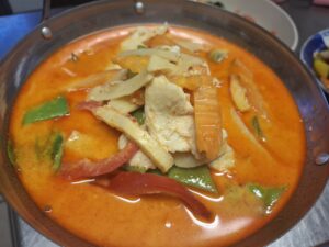 [ 33 ] Gäng Dâng Gai แกงแดงไก่