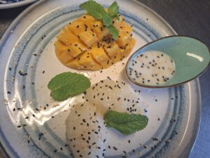 [ 85 ] Bangkokdessert  Mango mit klebreis und Kokosmilch