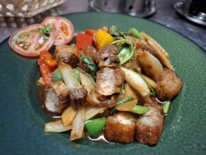 [ 44-1 ] Mhukorb Pad Kaprao หมูกรอบผัดกะเพรา